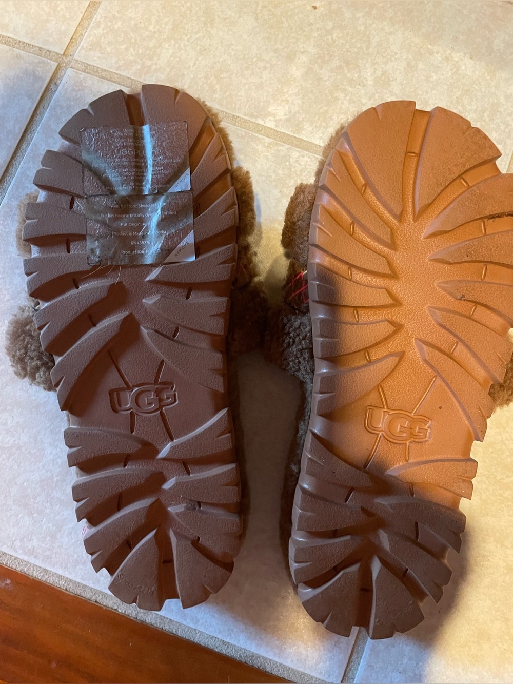 UGG Brown Sheepskin Slide Slippers with Pink Stitching - size 8 - Picture 2 of 5